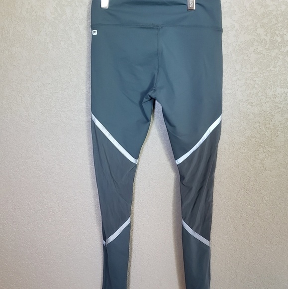 Fabletics green mesh leggings - Picture 2 of 4
